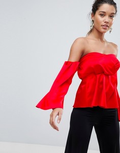 Атласный топ с открытыми плечами и вырезом в форме сердца ASOS DESIGN - Красный
