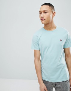 Светло-синяя футболка с круглым вырезом и логотипом Abercrombie &amp; Fitch - Синий