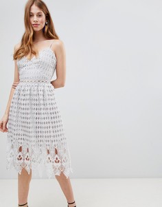 Кружевное приталенное платье миди Glamorous - Серебряный