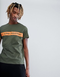 Зеленая футболка с оранжевой полосой Alpha Industries - Зеленый
