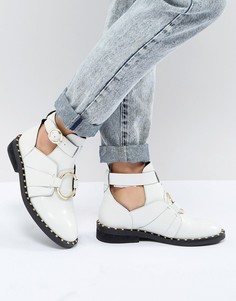 Кожаные ботинки с кольцом ASOS DESIGN - Белый