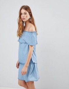 Ярусное джинсовое платье с открытыми плечами Vila - Синий