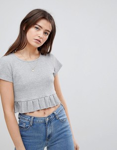 Укороченная футболка в рубчик Glamorous - Серый