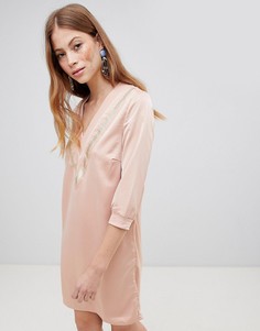 Платье в спортивном стиле с V-образным вырезом Vila - Розовый