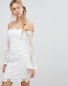 Кружевное платье с открытыми плечами Glamorous - Белый