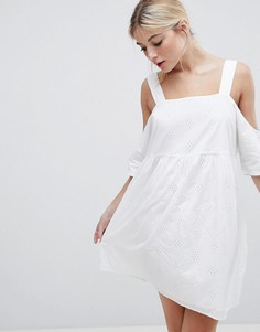 Свободное платье с открытыми плечами Monki - Белый