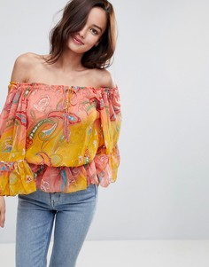 Топ с открытыми плечами и цветочным принтом QED London - Оранжевый