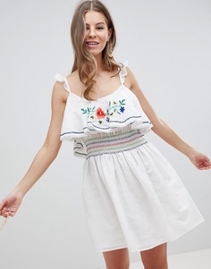 Короткий приталенный сарафан с вышивкой ASOS DESIGN - Мульти