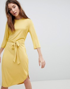 Трикотажное платье с поясом JDY - Желтый