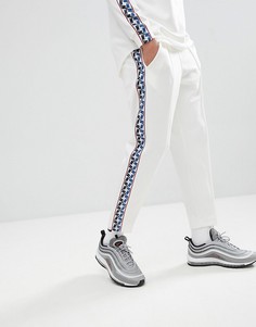 Белые джоггеры классического кроя с лентой по бокам Nike AJ2297-133 - Белый