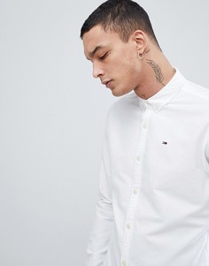 Белая оксфордская рубашка классического кроя на пуговицах с логотипом Tommy Jeans - Белый