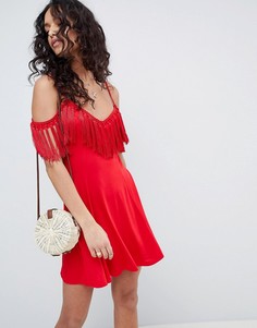 Платье мини с открытыми плечами и кисточками ASOS DESIGN - Красный