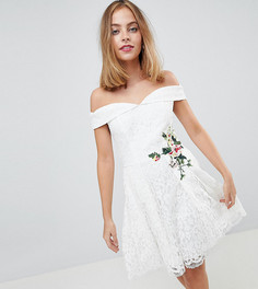 Кружевное платье мини с открытыми плечами и цветочной вышивкой Little Mistress Petite - Кремовый