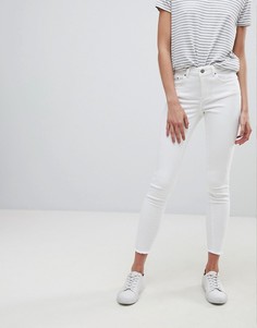 Укороченные джинсы скинни с классической талией Pieces - Белый