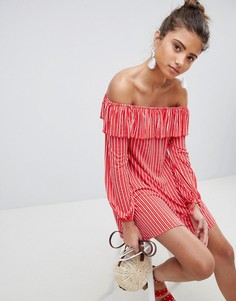 Платье в полоску с открытыми плечами PrettyLittleThing - Красный
