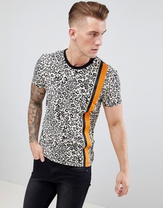 Футболка с леопардовым принтом и фирменной лентой Versace Jeans - Светло-бежевый