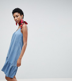 Платье на бретелях с оборкой по краю Vero Moda Tall - Синий