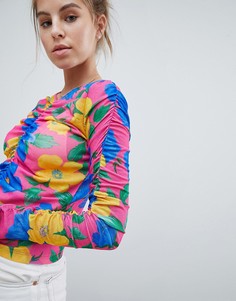 Присборенный лонгслив с ярким цветочным принтом ASOS DESIGN - Мульти