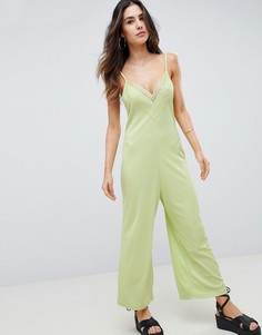 Комбинезон в рубчик на бретелях с кружевной отделкой ASOS DESIGN - Черный