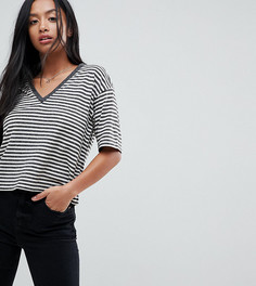 Льняная футболка в полоску с V-образным вырезом ASOS Petite - Мульти