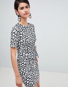 Платье мини с запахом и звериным принтом ASOS DESIGN - Мульти