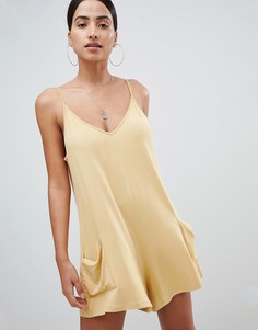 Трикотажный комбинезон с карманами ASOS DESIGN - Желтый