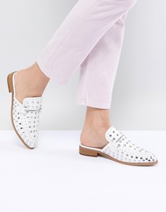 Белые кожаные мюли на плоской подошве с заклепками Steve Madden Laaura - Белый