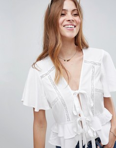 Топ с кружевными вставками и оборками ASOS DESIGN - Кремовый