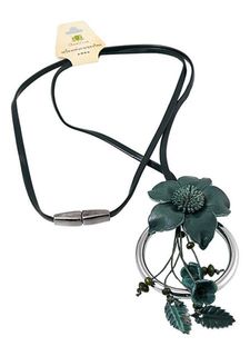 Украшение на шею