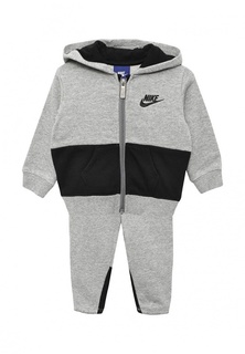 Костюм спортивный Nike