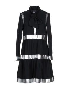 Короткое платье Moschino