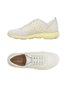 Низкие кеды и кроссовки Geox