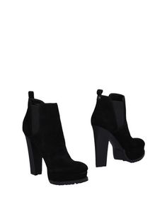 Полусапоги и высокие ботинки Guess