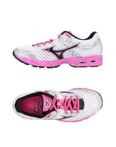 Низкие кеды и кроссовки Mizuno