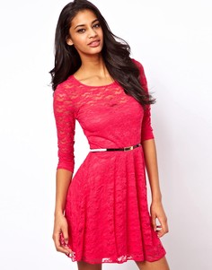 Короткое приталенное платье из кружева с поясом и рукавами 3/4 ASOS - Синий