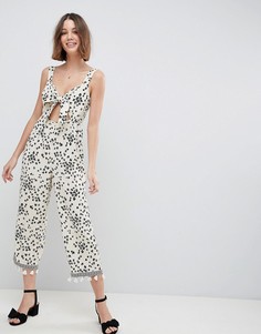 Комбинезон с цветочным принтом, вырезом и завязкой ASOS DESIGN - Мульти