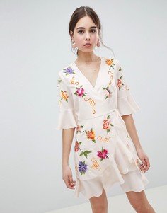 Платье мини с запахом и вышивкой ASOS DESIGN - Кремовый