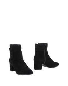 Полусапоги и высокие ботинки Stuart Weitzman