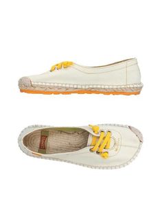 Низкие кеды и кроссовки Camper