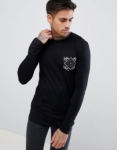 Обтягивающий лонгслив с принтом на кармане ASOS DESIGN - Черный