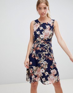 Приталенное платье с цветочным принтом QED London - Темно-синий