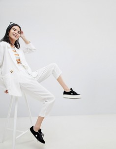 Широкие брюки со складками и завязками на талии Monki - Белый