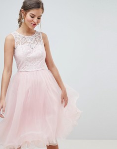 Платье для выпускного из тюля с кружевным лифом Chi Chi London - Розовый