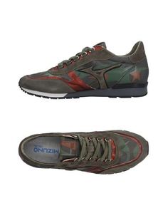 Низкие кеды и кроссовки Mizuno