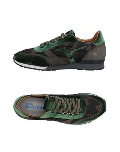 Низкие кеды и кроссовки Mizuno