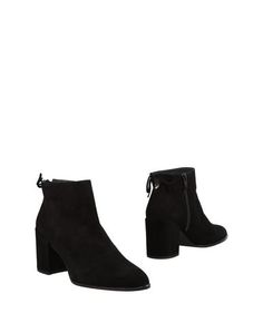 Полусапоги и высокие ботинки Stuart Weitzman
