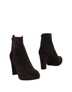 Полусапоги и высокие ботинки Stuart Weitzman