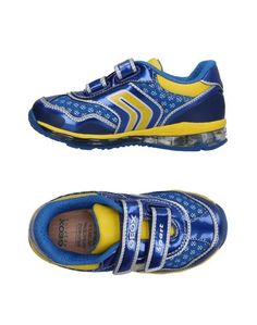 Низкие кеды и кроссовки Geox