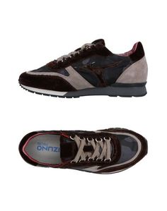 Низкие кеды и кроссовки Mizuno