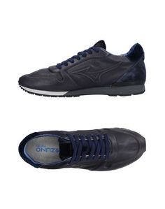 Низкие кеды и кроссовки Mizuno